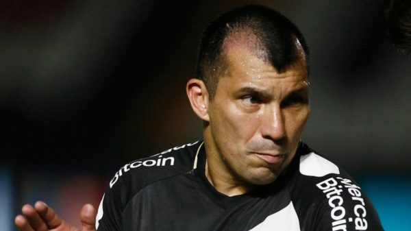 Medel deu forte bronca no Vasco