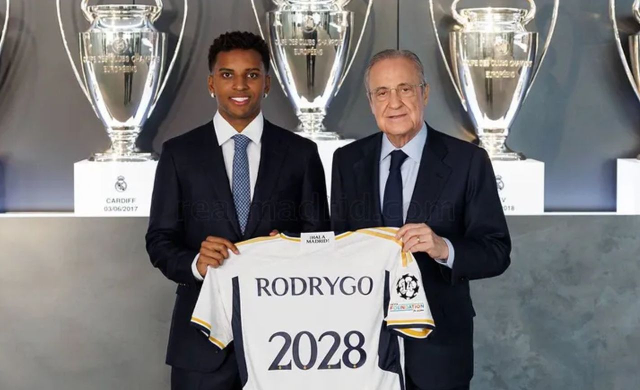 Rodrygo assinou novo contrato até 2028