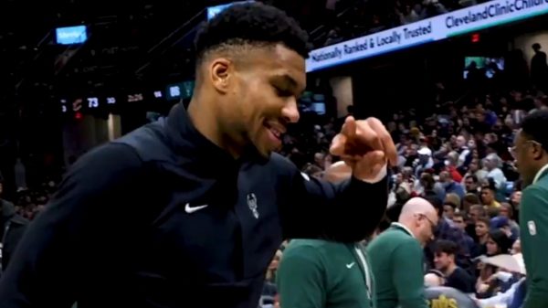 Antetokounmpo brilhou na vitória dos Bucks