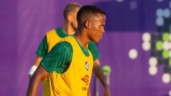 Arias pediu humildade ao Fluminense