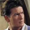 O ator Charlie Sheen brilhou na série "Two And a Half Man", um dos seriados de maior sucesso da televisão