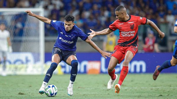 Cruzeiro ficou mais perto de fugir do rebaixamento