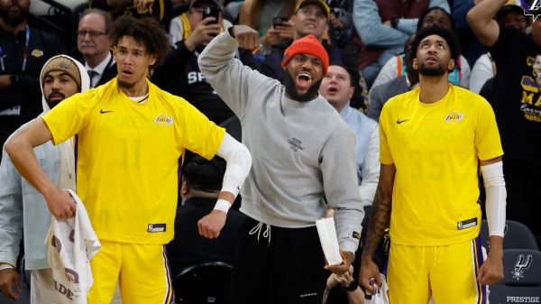 LeBron James vibrou com a vitória dos Lakers