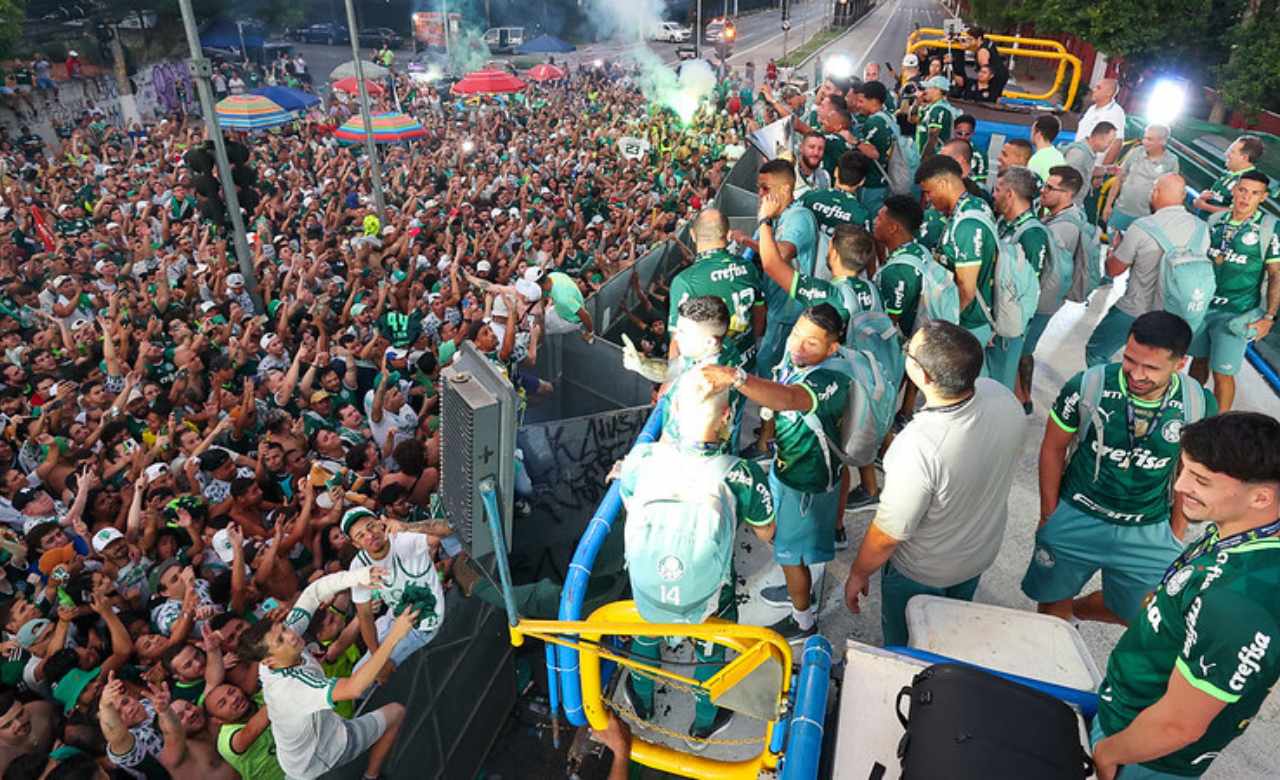 Palmeiras comemorando com a torcida