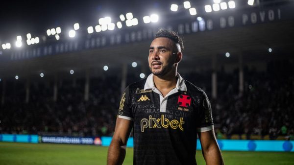 Payet se derreteu pelos torcedores do Vasco