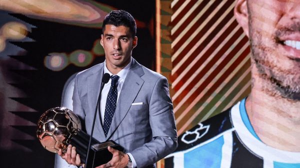 Suárez com a Bola de Ouro