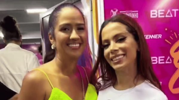 Anitta posou com a mãe de Matuê