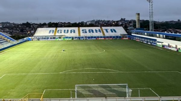 Futebol agita o país nesta quarta