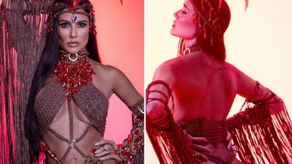 Deborah Secco roubou a cena no desfile