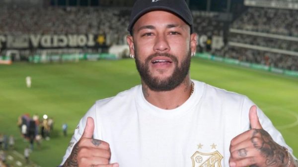 Neymar esteve na Vila Belmiro