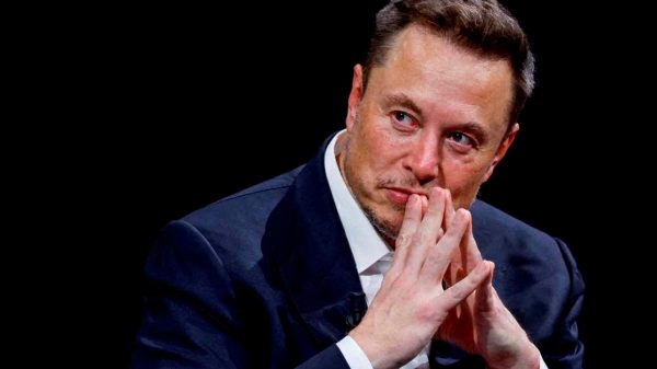 Elon Musk descumpre decisão judicial no Brasil e zomba do STF