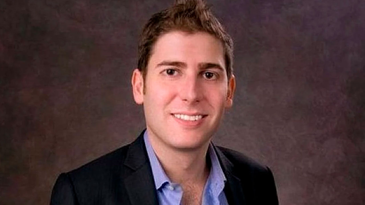 Eduardo Saverin, um dos fundadores do Facebook e sócio da META, alcançou o posto de brasileiro mais rico da história