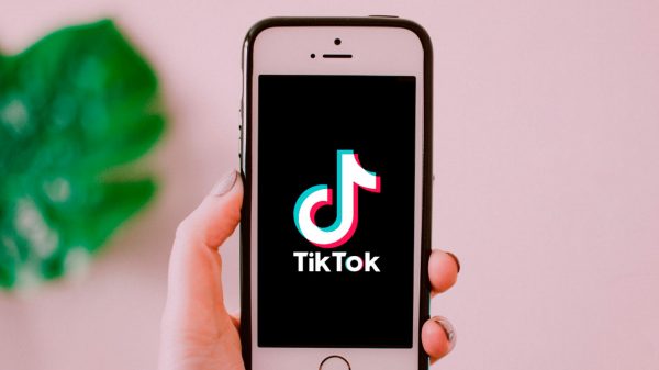 Demure: novo viral que está deixando os "tiktokers" obcedados