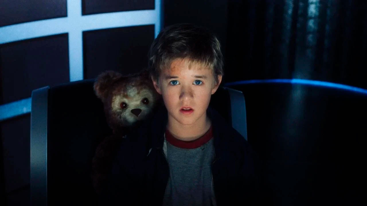 Steven Spielberg se uniu a Stanley Kubrick para criar o clássico "IA - Inteligência Artificial" com o jovem ator Haley Joel Osment