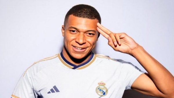 Mbappé iniciou sua contagem de gols na La Liga com dois gols contra o Real Bétis