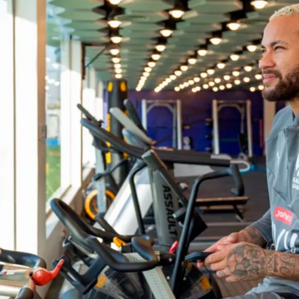 Neymar está em recuperação após lesão e só deve jogar novamente em 2025