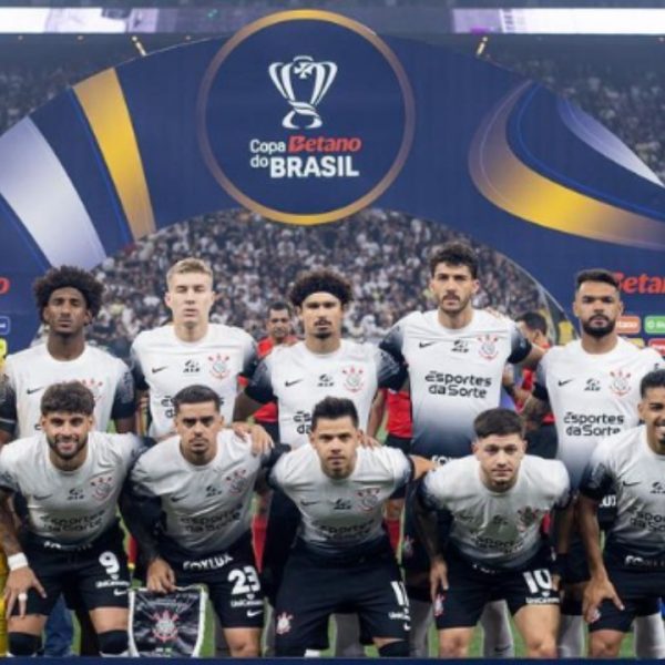 Disputando a semifinal da Copa do Brasil, Corinthians vê aumantarem suas chances de ser rebaixado no Campeonato Brasileiro